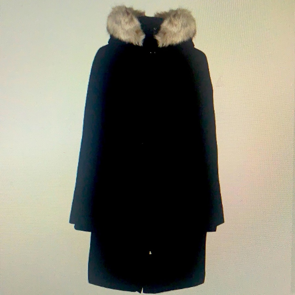 BRAND NEW WITH TAGS - Woman’s DKNY belted long puffer jacket.